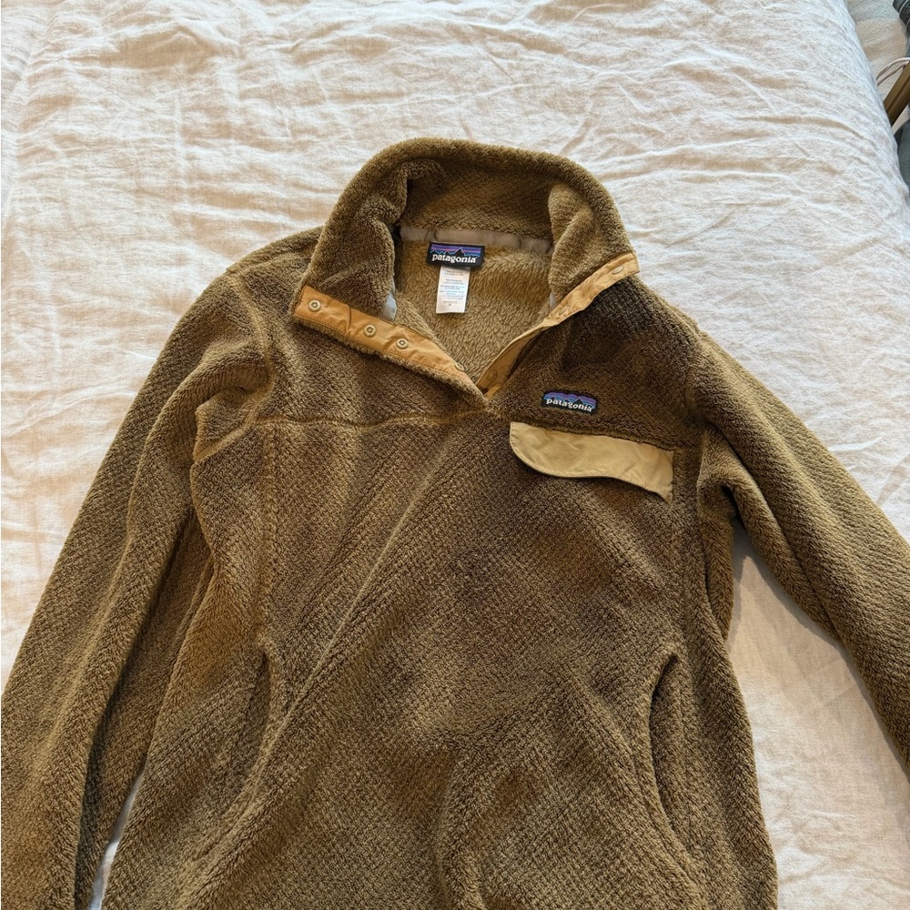 Patagonia Men's Tan Fleece Sweater